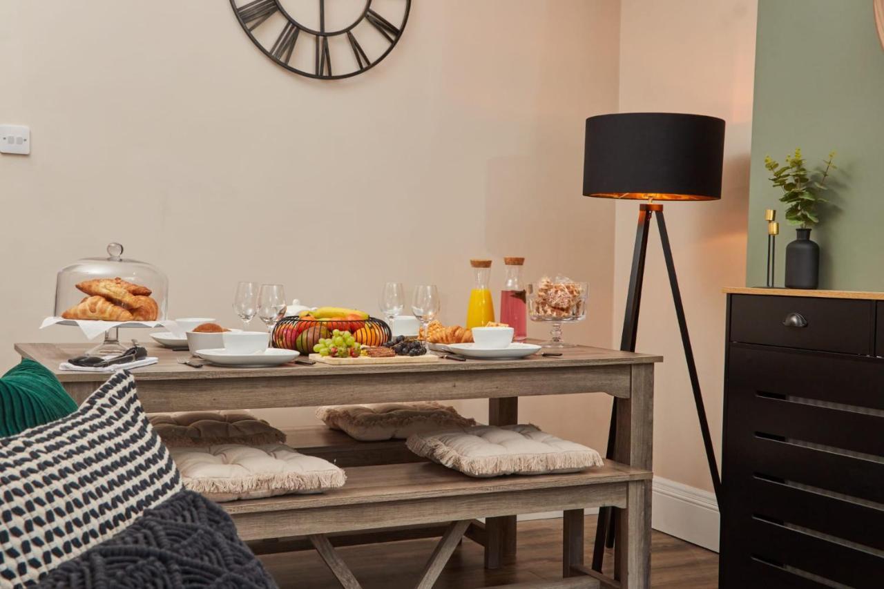 Holiday home 10 Percent Off - 3 Nights - Leeds - Bradford - Free Parking