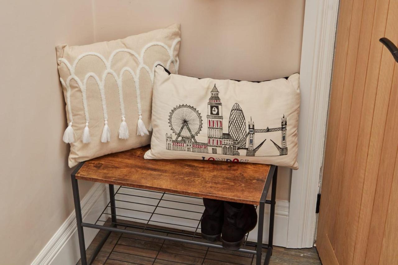 Holiday home 10 Percent Off - 3 Nights - Leeds - Bradford - Free Parking